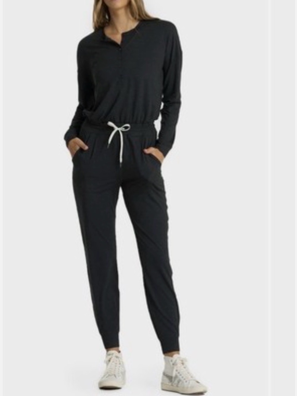 Vuori Lux Henley Long Sleeve
Jumpsuit * Black * Small